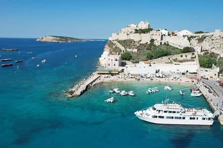 Isole Tremiti da Vieste Traghetto e Tour in Barca