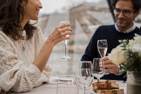 Crociera con cena di San Valentino a Parigi di Bateaux-Mouches