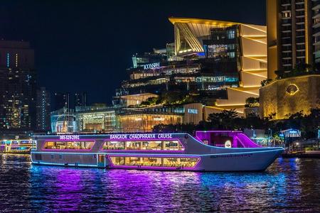 El crucero de lujo más nuevo de 5 estrellas por Bangkok Chao Phraya