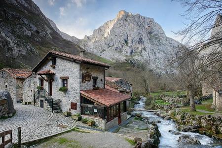Picos de Europa: Bulnes, funicolare e formaggio Cabrales da Oviedo