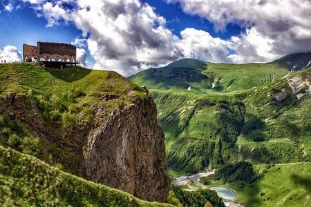 Tagestour nach Kazbegi, Gudauri und Ananuri ab Tiflis