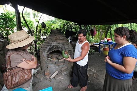 Full Day Tour Masaya Volcano, Art Market and White Villages