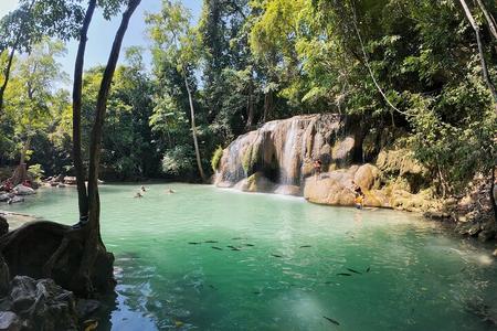 Kanchanaburi tour: Erawan Waterval en Dood Spoorweg