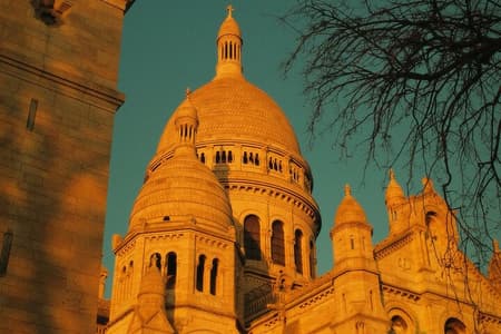 Montmartre Hidden Gems and Scenic Highlights Walking Tour