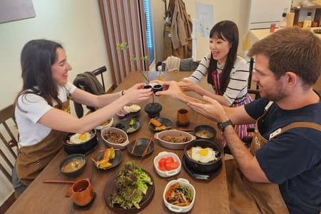 Traditional Korean 6-Dish Cooking Class + Hidden Alley Tour Seoul