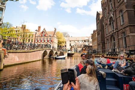 Amsterdam Open Boat Cruise in Old City Centre with Drinks Options