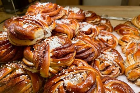 Tour gastronómico para grupos pequeños en Estocolmo con 7 degustaciones de comida clásica