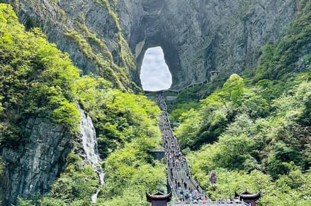 1-Day Private Zhangjiajie Tour to Tianmen Mountain & Glass Bridge