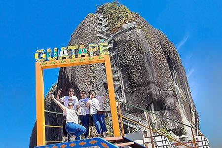 Visite de Guatapé, Piedra del Peñol, déjeuner, collations, promenade en bateau