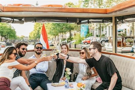 Crociera sui canali di Amsterdam con formaggio e vino