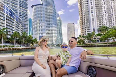 O melhor de Miami: Private Top-Rated Barco Charter & Experiência guiada