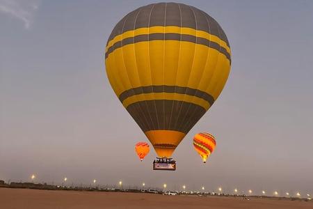 Heteluchtballon-zonsopgangtour met gratis vervoer in Dubai