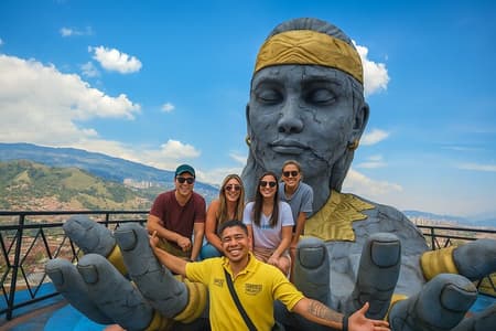 Tour Comuna 13. Graffiti Tour Medellín (Graffitour)