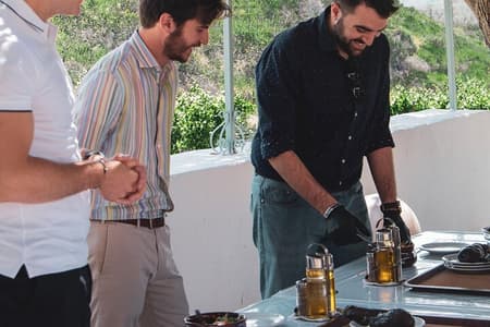 Visita a la bodega, degustación y cocina con el enólogo en Rodas