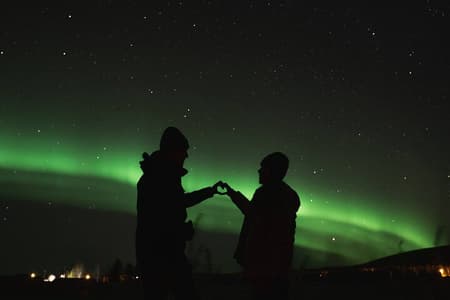 Rovaniemi: Northern lights Picnic with Sausages