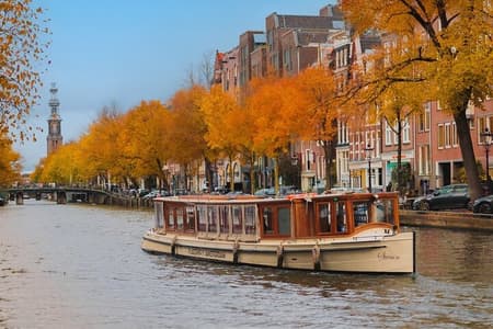 Amsterdam Luxury Canal Cruise + Unlimited Drinks & Bites option