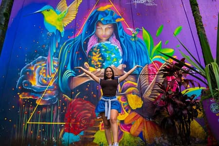 Medellín: Comuna 13 Graffitour With Snacks Included