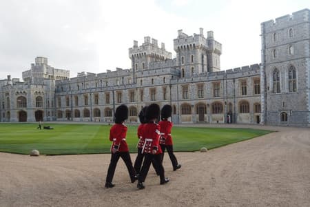 Stonehenge, Windsor Castle and Bath Full Day Guided Tour