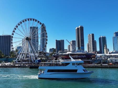 Paseo en barco – Mansiones de Miami