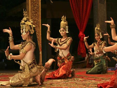 Cena tipo bufet con espectáculo de Apsara