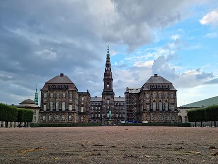 Copenhagen History and Nature E-Bike Tour