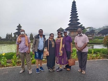 Fantastic Northern Bali Tour: Alas Kedaton Monkey Forest, Bali Handara Gate and Ulun Danu Temple