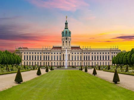 Discover Charlottenburg Palace and Gardens - Private Tour