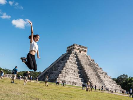 Visita Chichén Itzá, un precioso cenote maya y la ciudad de Valladolid – Tour basico de día entero