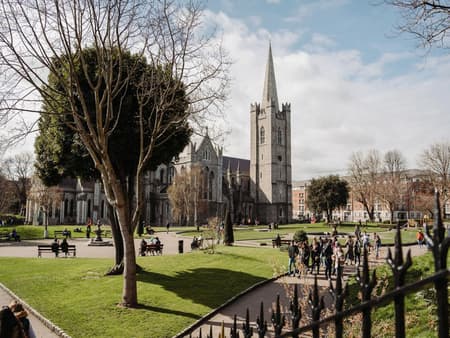 Dublin in a Day: Book of Kells, Guinness Brewery, Distillery & Castle
