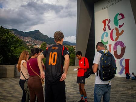 Post-Conflict Colombia, Commune 13 Tour and Memory Museum - Full-Day Private Tour
