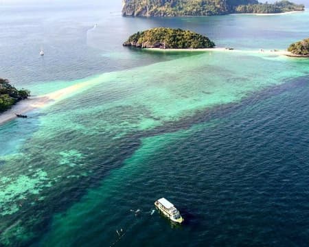 Phi-PHI Island Tour by Shared Speed boat with Thai Lunch SIC 