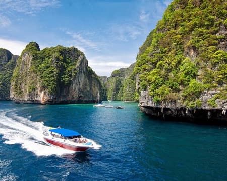 Krabi 4 Island Tour by Shared Long tail boat with Picnic Lunch- SIC 