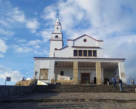 City Tour with Ascent to Monserrate.