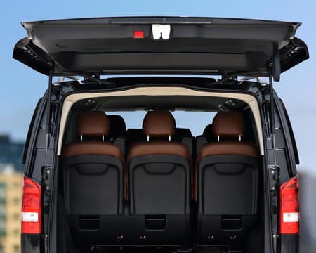 Transfer regular Aeroporto de Porto Alegre / Hotel em Gramado ou Canela / Aeroporto de Porto Alegre + Ticket Bustour 1 dia