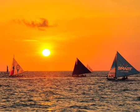 Boracay Sunset Paraw Sailing Experience (Private)