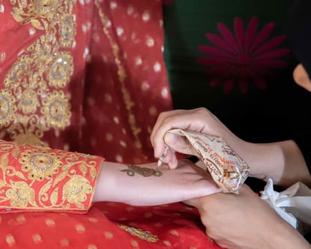 Henna Experience in Khasab