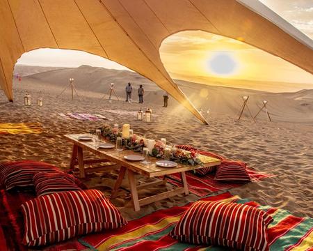 Cena en el desierto de Huacachina