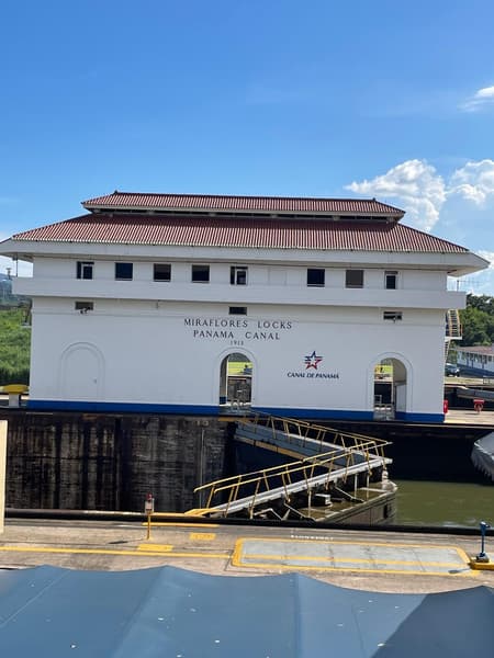 City Tour and Panama Canal in Private with Pick-Up