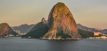 Half-Day Tour to Sugarloaf Mountain and Main Beaches of Rio with Pick-up