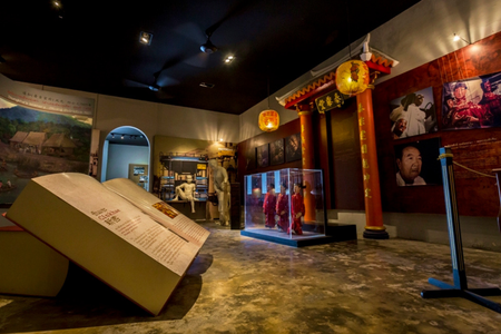 Private Tour to Phuket Old Town & Local Life with Pick-up