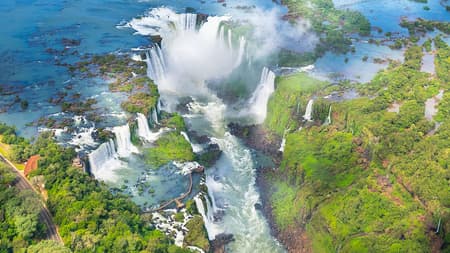 Excursión a Cataratas del Iguazú Lado Brasilero con Recogida y Parque de las Aves Opcional