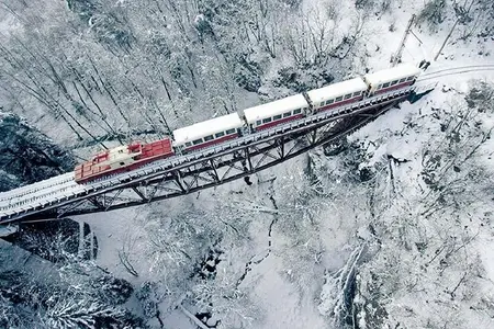 Private Tour to Bakuriani Ski Resort and the Legendary Borjomi