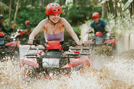 Passe de quadriciclo Bali pela transferência privada da cachoeira Gorilla Cave