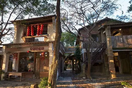 Tainan: Qigu Salt Mountain, Chikan Tower and Anping Castle Tour