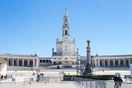 Viagem diurna para grupos pequenos para Fátima, Nazaré e Óbidos partindo de Lisboa