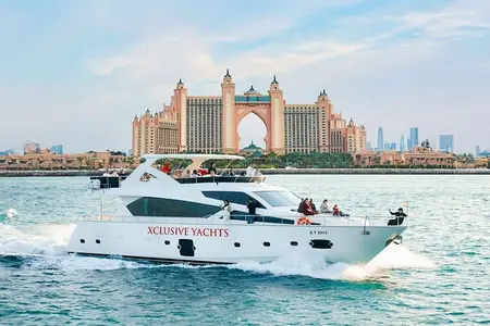 Dubai Marina Yacht Tour med valfri frukost eller grill