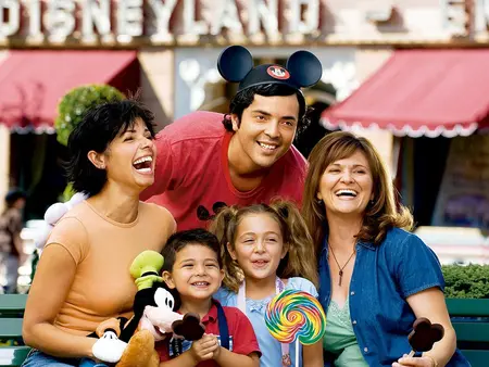 Entrada a Disneyland Resort con el servicio Lightning Lane Multi Pass