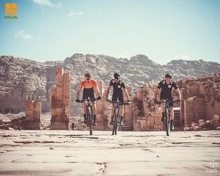 Cycling in Wadi Rum / Disi