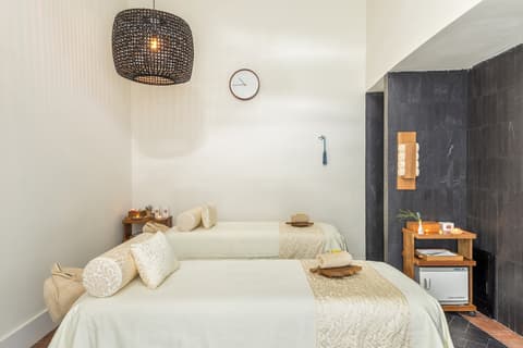 Ocean Riviera Paradise - Daisy, 