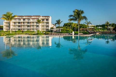 Ocean Riviera Paradise, 